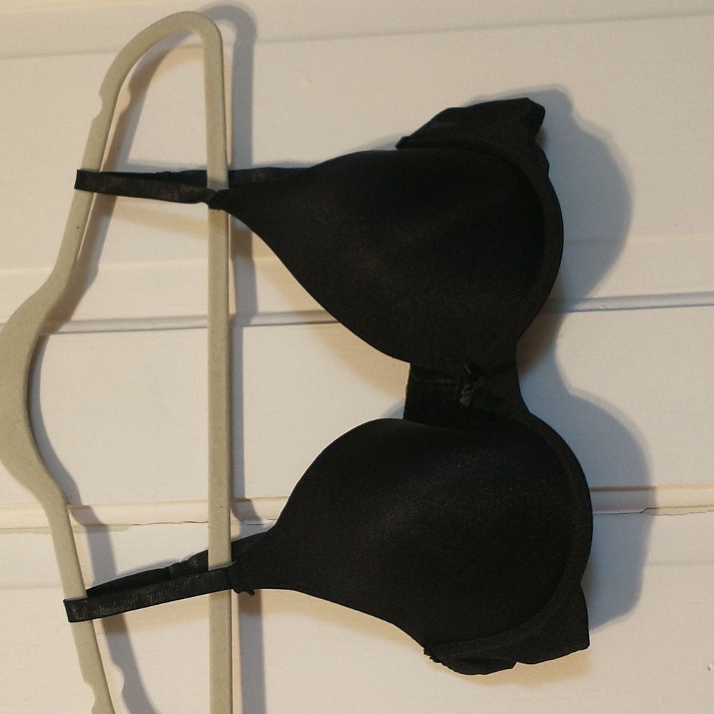 Secret Treasures Intimates black bra 36C lightly padded